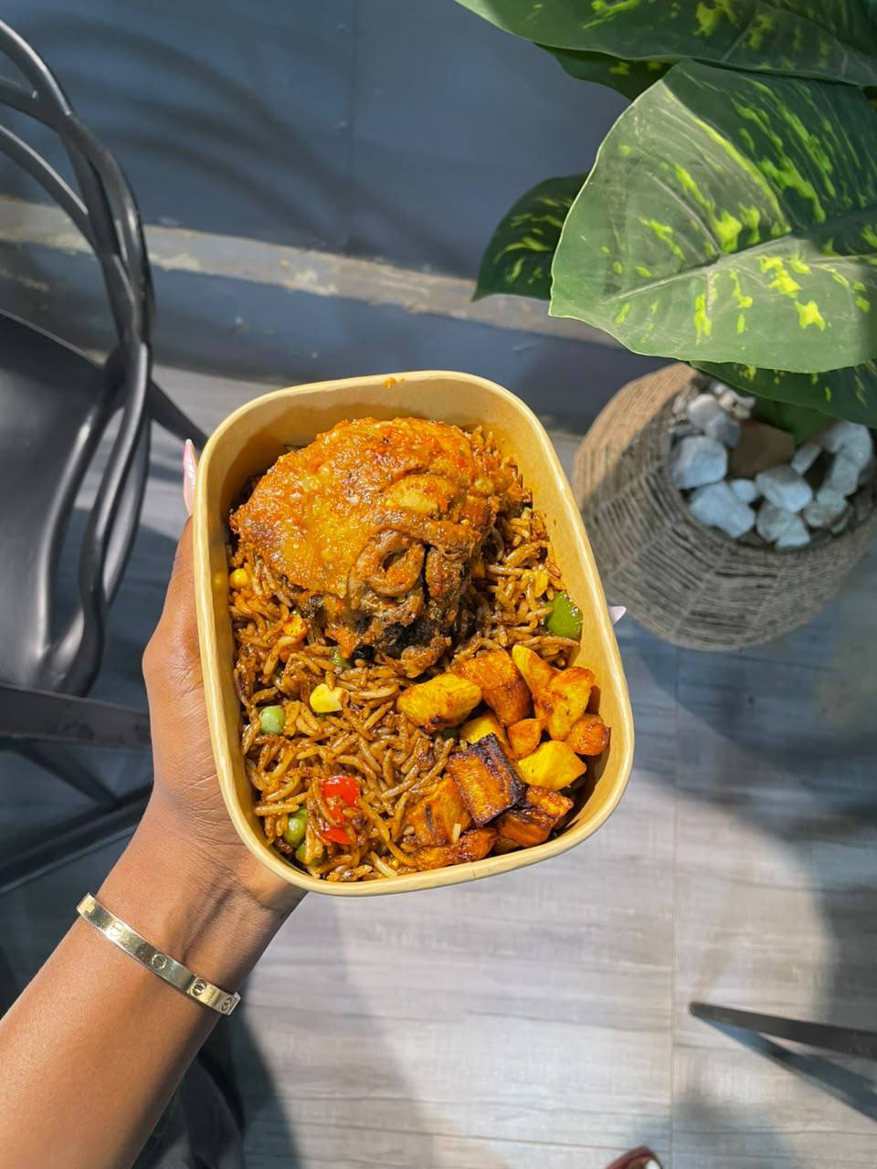 Smoky jollof, chicken & plantain